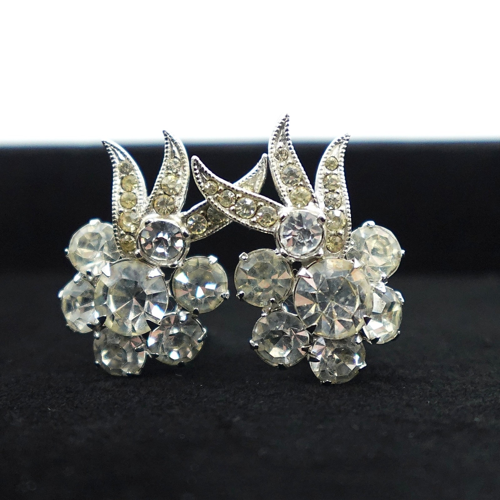 Vintage Eisenberg Flower Rhinestone Clip On Earrings Silver Tone Signed 64$